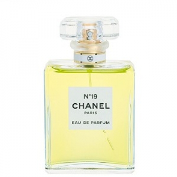 Női parfüm Chanel No. 19.