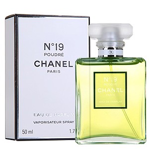 Chanel No. 19. Poudré