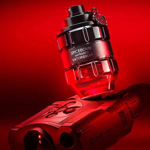 Férfi parfüm Viktor & Rolf Spicebomb Infrared